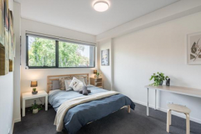1BR and Study Apt in Homebush Sleeps 5